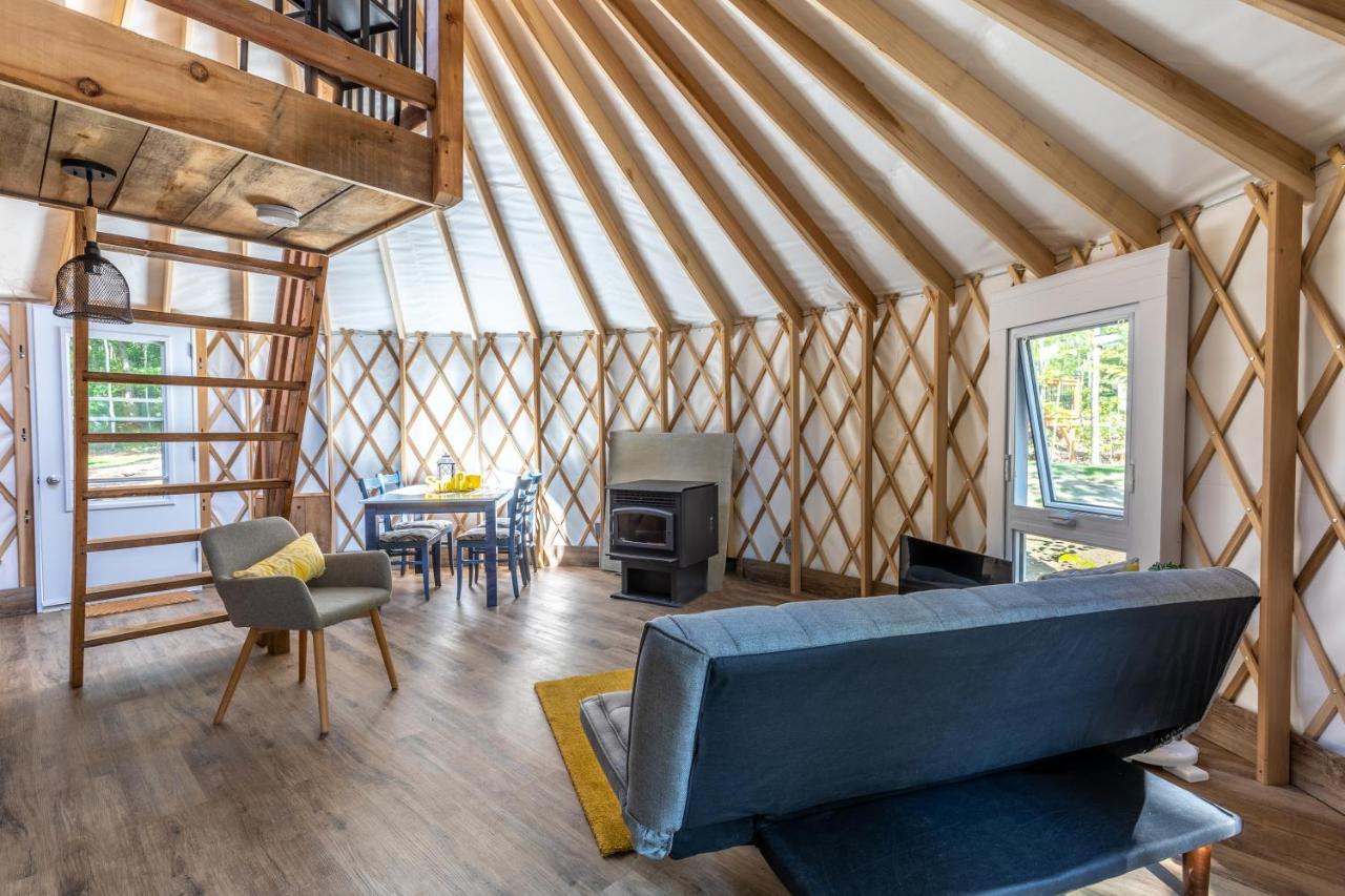Yourtes Glamping Du Poisson Blanc Notre-Dame-du-Laus Экстерьер фото